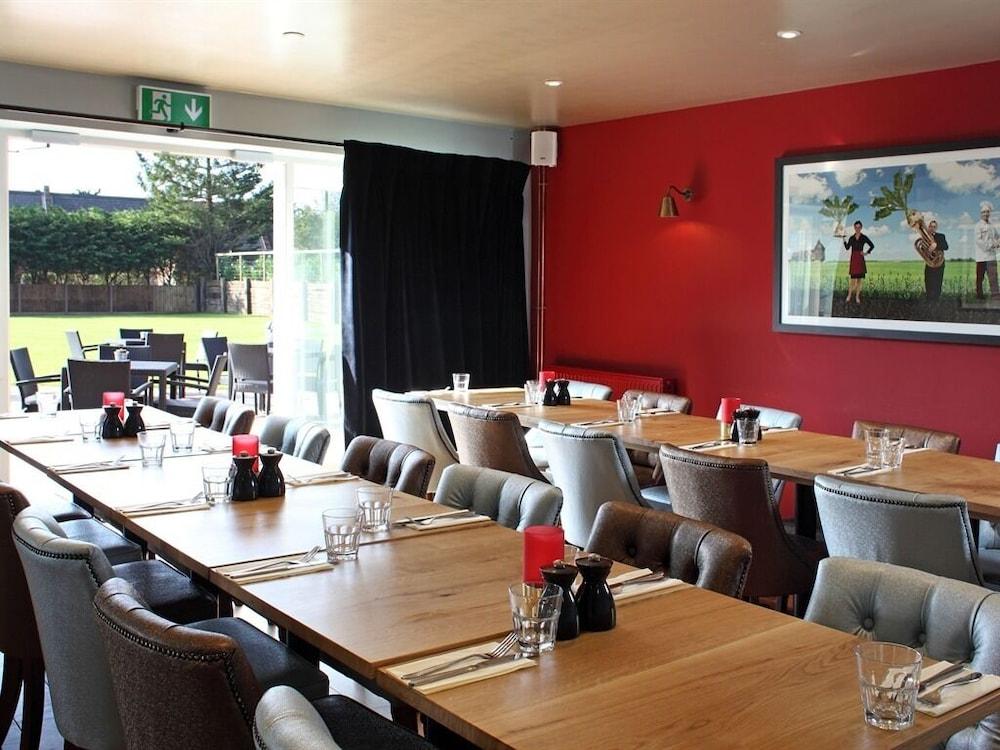 Sugarbeat Eating House Hotell Stoke Holy Cross Exteriör bild